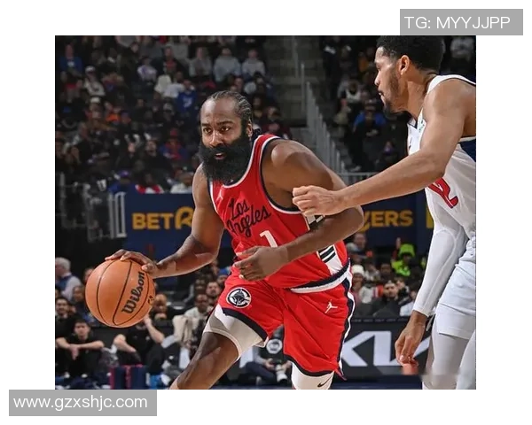 哈登与足球明星的跨界对话：篮球与足球的激情碰撞与友谊之旅